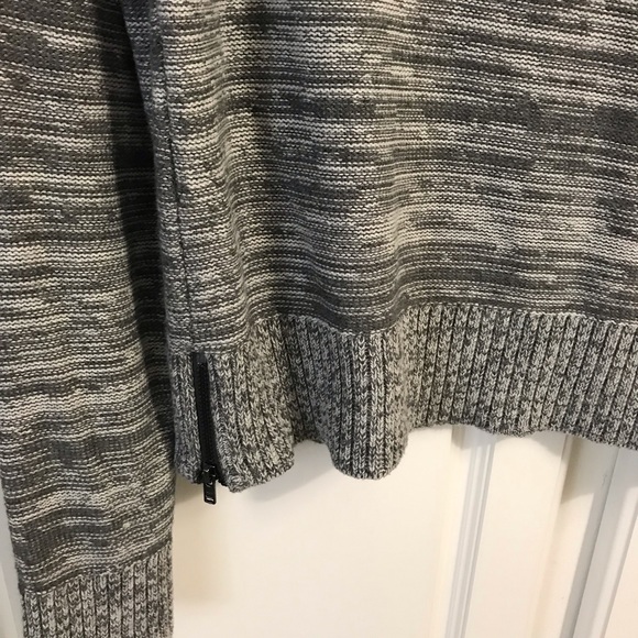 Banana Republic Grey sweater - Picture 4 of 5